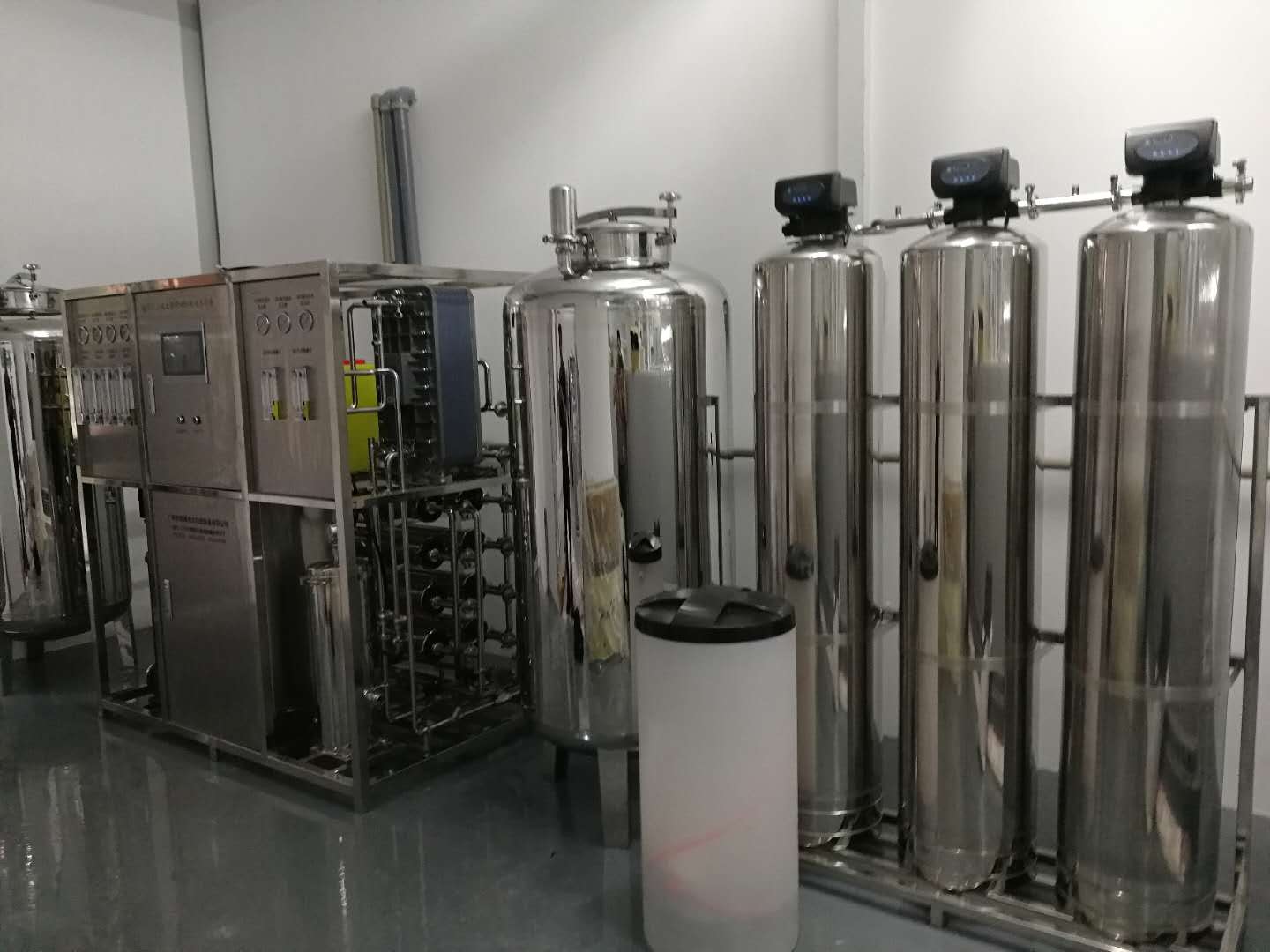 實(shí)驗(yàn)室水處理設(shè)備